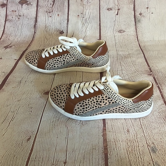 TORRID | Faux Leather Sneaker (WW) | Size 11W - Picture 5 of 9